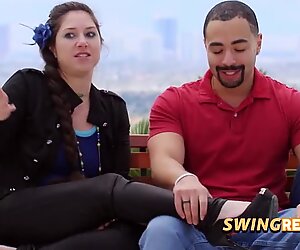Αμερικάντοι swingers στην εθνική τηλεόραση. Νέα επεισόδια του Swingreality.com Διατίθενται τώρα!