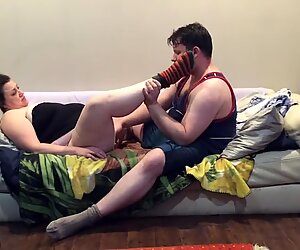 Мамка и парень любят преклонение ног! 40лет толстушки зрелые